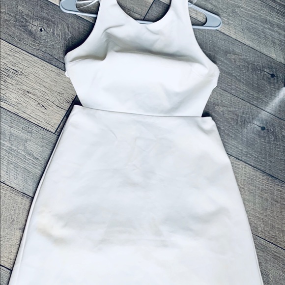 White summer dress - Picture 1 of 5